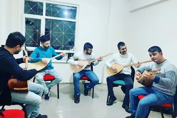 A.K.M Müzik Evi - Resim 2