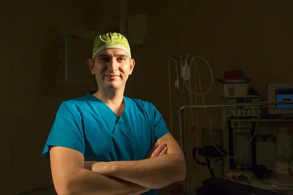 OP. DR. ONUR SAKA - Estetik, Plastik ve Rekonstrüktif Cerrahi Kliniği - Resim 8