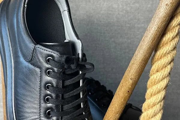 Em &amp; Ce Shoes - Resim 8