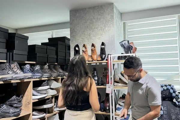 Em &amp; Ce Shoes - Resim 10