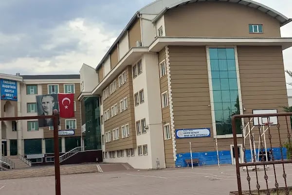 Erdem Beyazıt İmam Hatip Ortaokulu - Resim 1