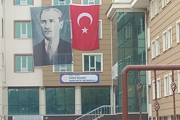 Erdem Beyazıt İmam Hatip Ortaokulu - Resim 5