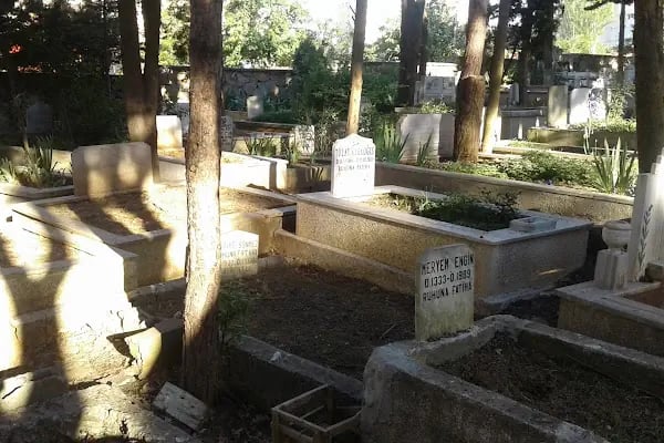 Küçük Bakkalköy Mezarlığı - Resim 2