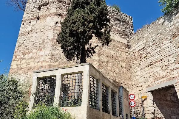 Haceti Hafir Türbesi - Resim 4
