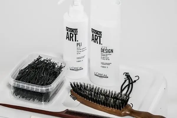 THE SCISSORHANDS HAIR SALOON - Resim 8
