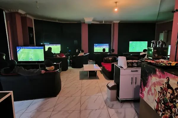 LOTUS PLAYSTATION CAFE - Resim 15
