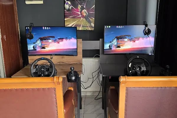 LOTUS PLAYSTATION CAFE - Resim 7