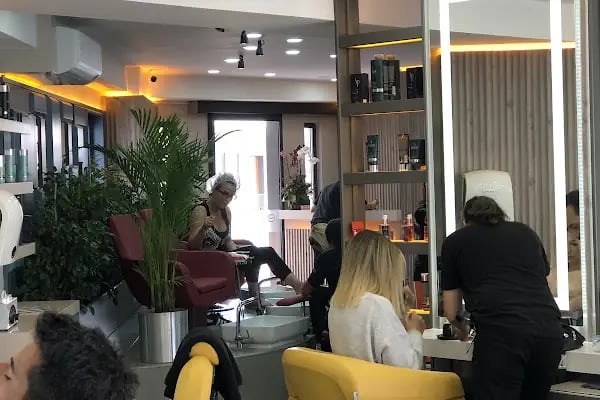 POINT . Coiffeur • Nail Art • Beauty - Resim 14