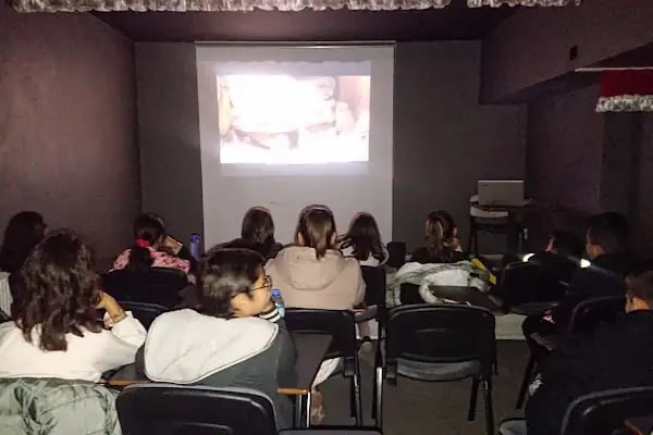 English Studio Almanca-İngilizce Yabancı Dil Kursları Ve IELTS-TOELF-YDS YÖKDİL Sınav Hazırlığı - Resim 5