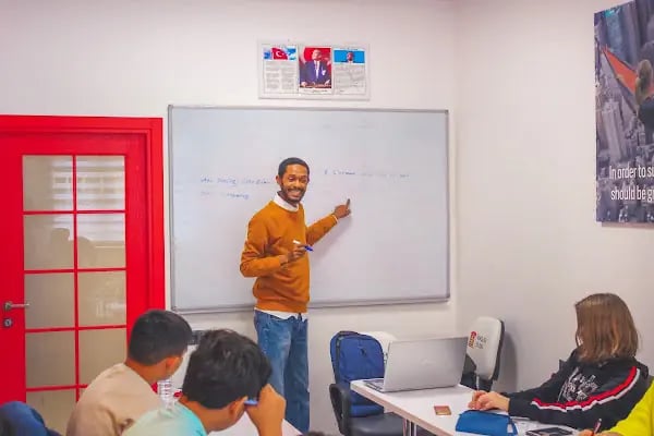 English Studio Almanca-İngilizce Yabancı Dil Kursları Ve IELTS-TOELF-YDS YÖKDİL Sınav Hazırlığı - Resim 10