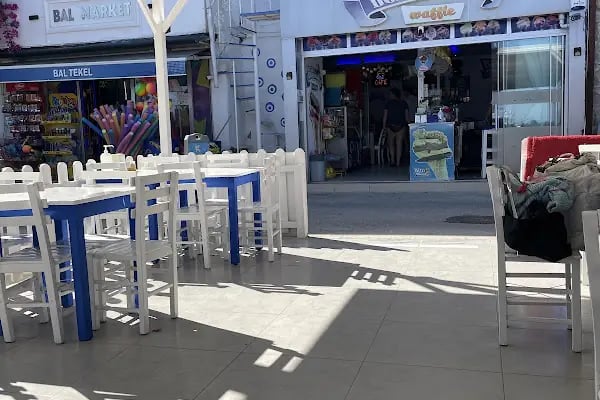 Ongun Cafe &amp; Bar - Resim 18