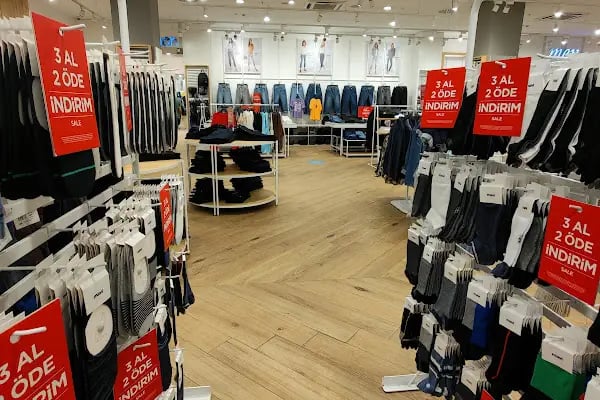 Avlu34 Alışveriş ve Yaşam Merkezi - Resim 4