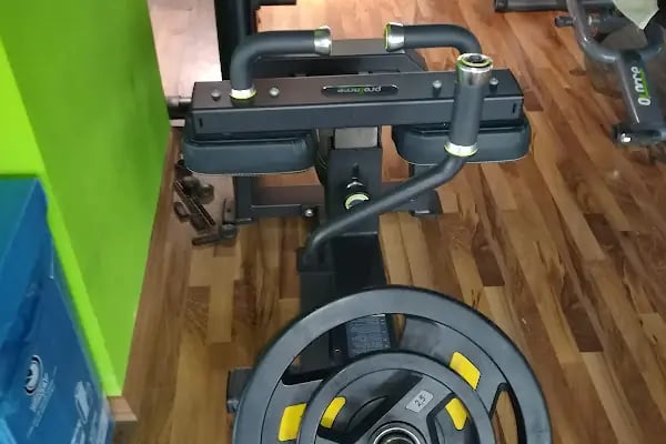 The Machine Fitness Center - Resim 8