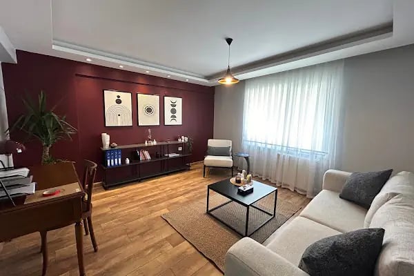 Bursa Klinik Psikolog Melis Turgut Çapraz | Avenue Psikoloji - Resim 2