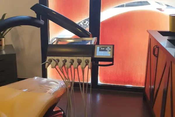 Dentomega İzmir İmplant Diş Polikliniği - Resim 15