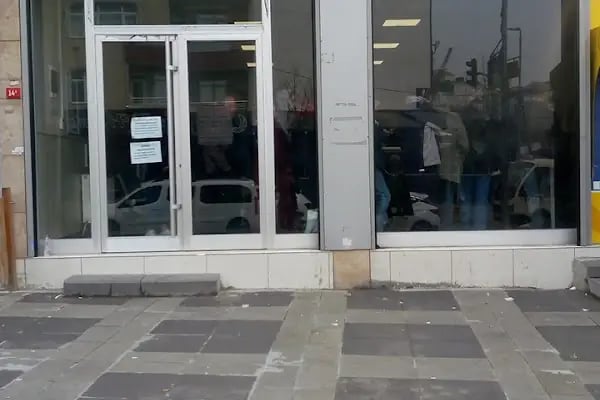 PTT Göztepe Şubesi - Resim 3