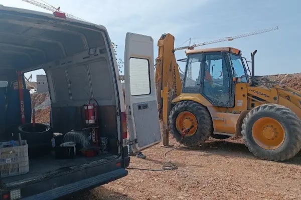 CEYHAN OTO LASTİKÇi 7/24 MOBİL YOL YARDIM ARACI LASTİKÇİ KADİR USTA K. MARAŞ - Resim 7