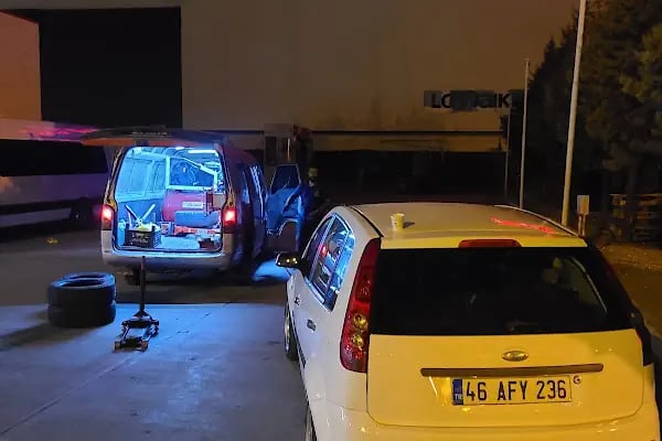 CEYHAN OTO LASTİKÇi 7/24 MOBİL YOL YARDIM ARACI LASTİKÇİ KADİR USTA K. MARAŞ - Resim 9