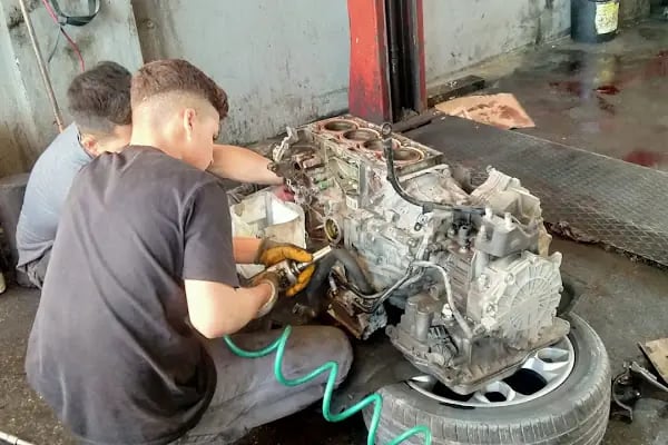 Berkay oto özel ford servisi - Resim 8