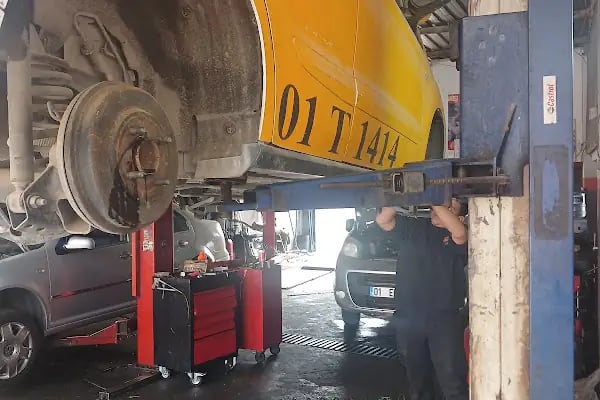 Berkay oto özel ford servisi - Resim 14