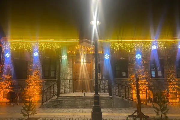 Petersburg Cafe&amp;Restaurant - Resim 13