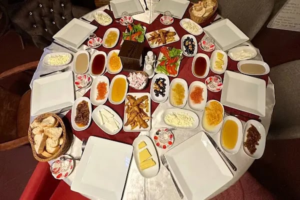 Petersburg Cafe&amp;Restaurant - Resim 3