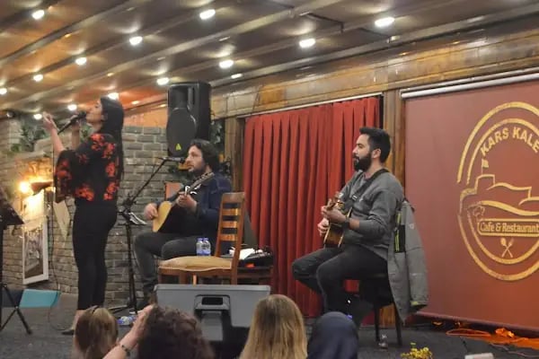 Petersburg Cafe&amp;Restaurant - Resim 18