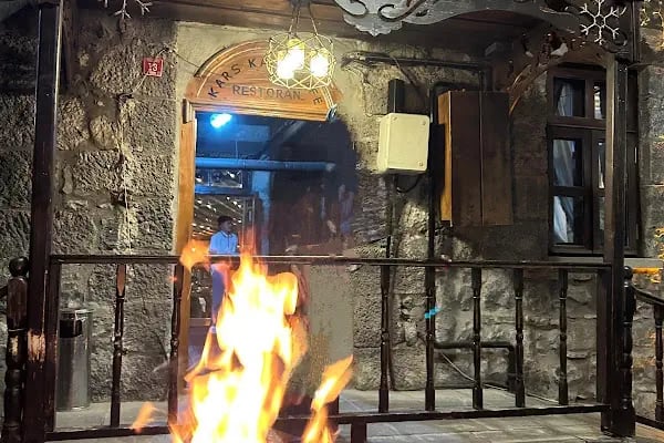 Petersburg Cafe&amp;Restaurant - Resim 6