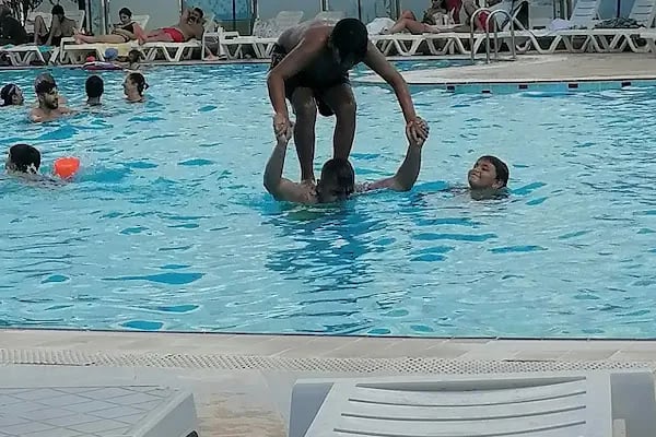 Aqua Yaşam Uzundere Yüzme Havuzu - Resim 7