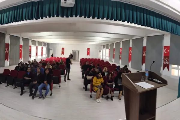 Ceyhan Mesleki ve Teknik Anadolu Lisesi - Resim 2