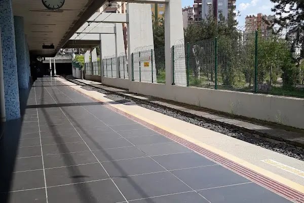 Anadolu Lisesi Metrosu - Resim 19