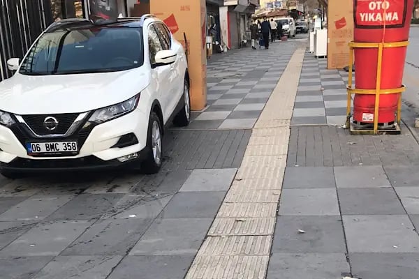 Çiçek Oto Yıkama | Kuaför | Pasta Cila | Araç Dezenfektan | Far Temizleme | Oto Çilingir - Resim 10