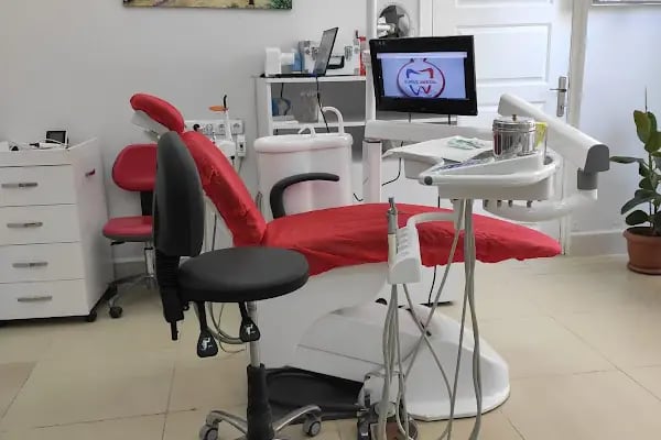 Ömer Faruk Yahlizade Diş kliniği - Resim 13