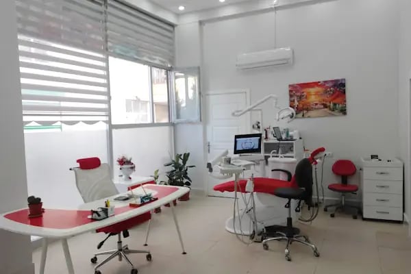Ömer Faruk Yahlizade Diş kliniği - Resim 2