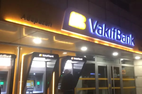 VakıfBank Adapazarı Şubesi - Resim 12