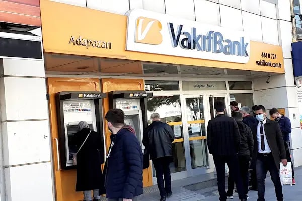 VakıfBank Adapazarı Şubesi - Resim 10