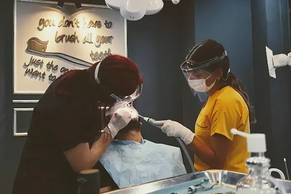 Özel Pearly Ağız ve Diş Sağlığı Polikliniği - Resim 2