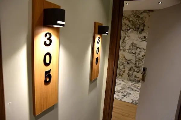 Edwin Plus Hotel - Resim 10