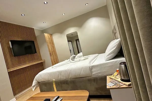Edwin Plus Hotel - Resim 16