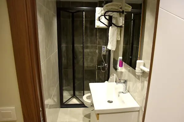 Edwin Plus Hotel - Resim 3
