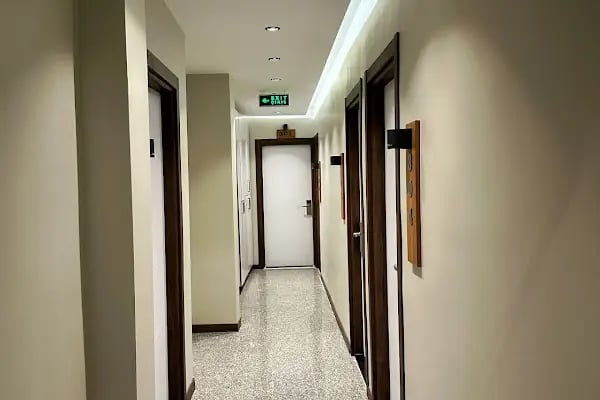 Edwin Plus Hotel - Resim 7