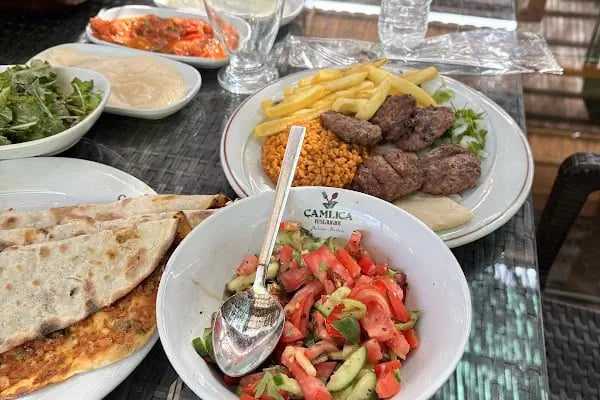Sürgü Çamlıca Et Balık Restaurant - Resim 6