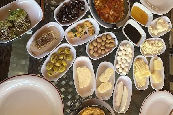 Sürgü Çamlıca Et Balık Restaurant - Resim 10
