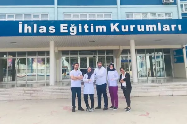 Özel Dişhane Ağız ve Diş Sağlığı Polikliniği Bağcılar Güneşli - Resim 14