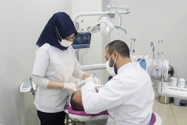 Özel Dişhane Ağız ve Diş Sağlığı Polikliniği Bağcılar Güneşli - Resim 19