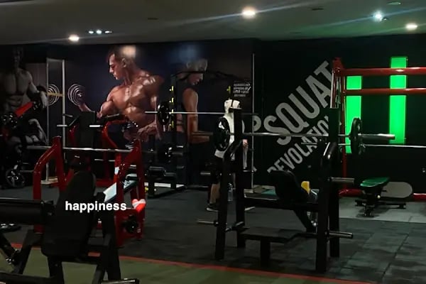BR SPORTS CENTER - Resim 7