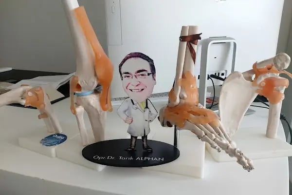 Operatör Doktor Tarık Alphan Ortopedi ve Travmatoloji - Resim 8