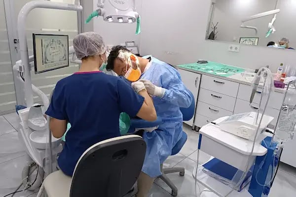 Dent Art Port Bodrum Ağız ve Diş Sağlığı Polikliniği - Resim 3