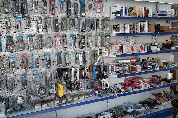 İZZET ELEKTRONİK UYDU TV SERVİSİ - GÜVENLİK SİSTEMLERİ - Resim 2