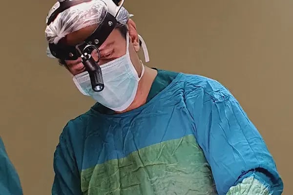 Prof.Dr.Mustafa DURĞUN Estetik Plastik ve Rekonstrüktif Cerrahi Uzmanı - Resim 10